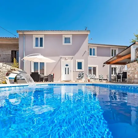 Holiday home Fradelani *