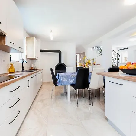 Holiday home Fradelani