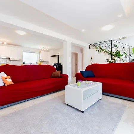 Holiday home Fradelani *