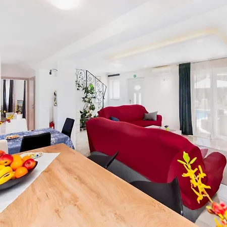 Holiday home Fradelani